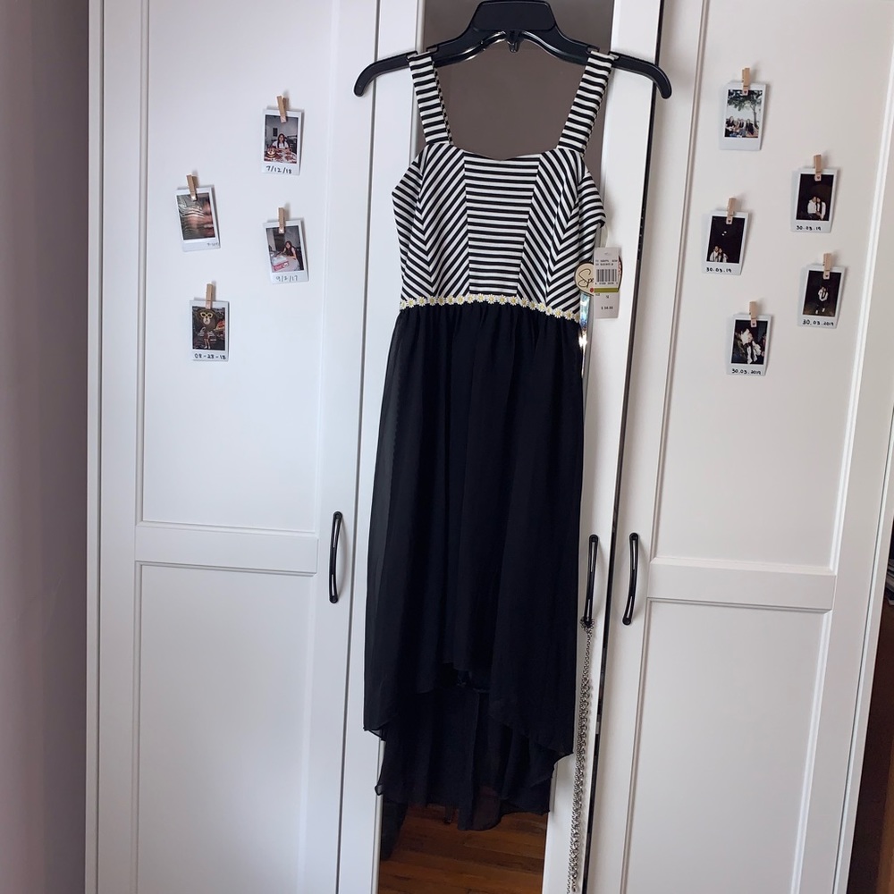 striped sunflower belt dress 🌻